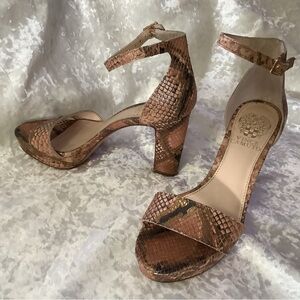Vince Camuto Heels 6.5 Snake Print